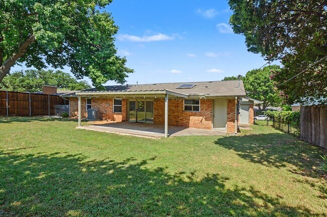 Building Photo - 13216 Meandering Way