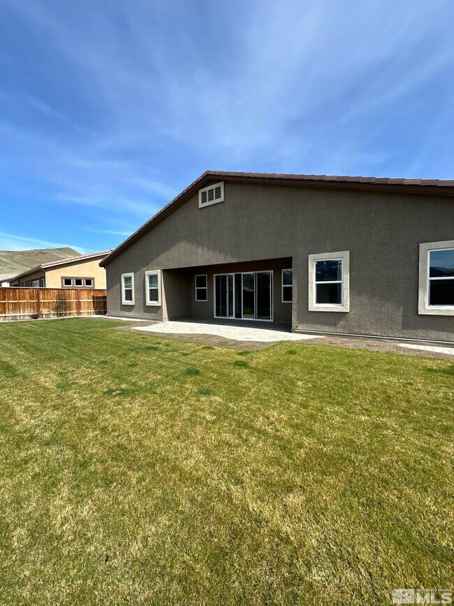 Building Photo - 8370 Simsbury Dr
