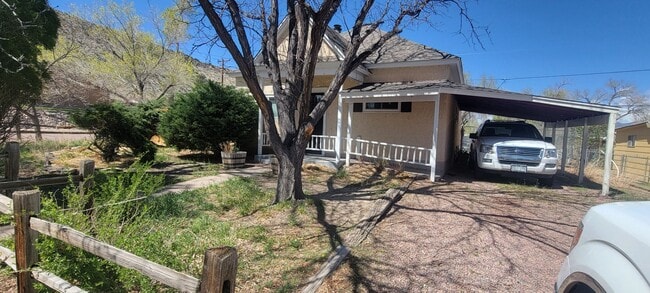 Building Photo - 2 Bedroom Home