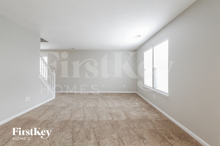 Building Photo - 10483 Day Star Dr