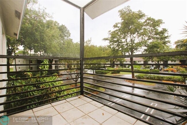 Building Photo - 704 Gardens Dr
