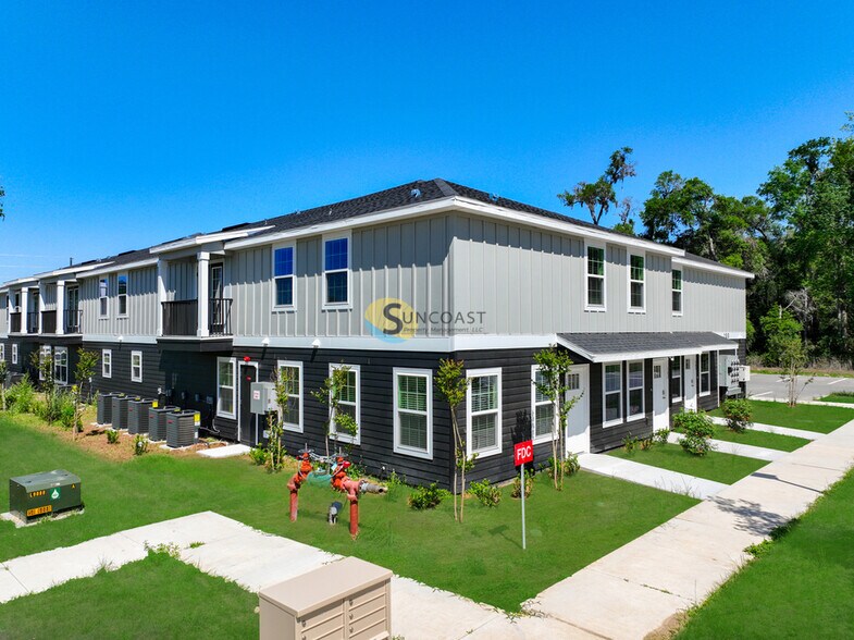 Building Photo - 3821 SW 43rd Ct