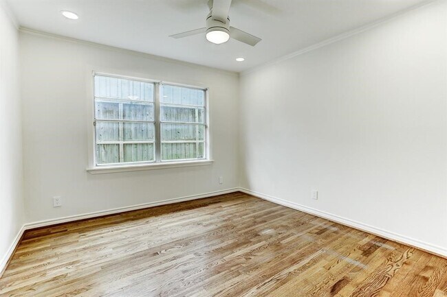Building Photo - 5429 Lincrest Ln