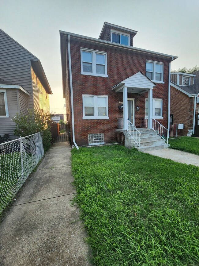 Building Photo - 1 Bedroom With Appliances