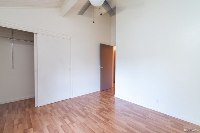 Building Photo - 2br/1.5ba Townhouse in Milalani Manor w/ L...