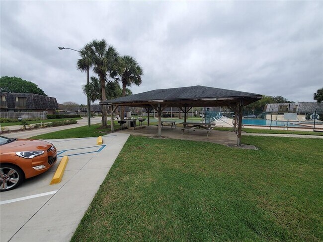 Building Photo - 1108 Apple Terrace