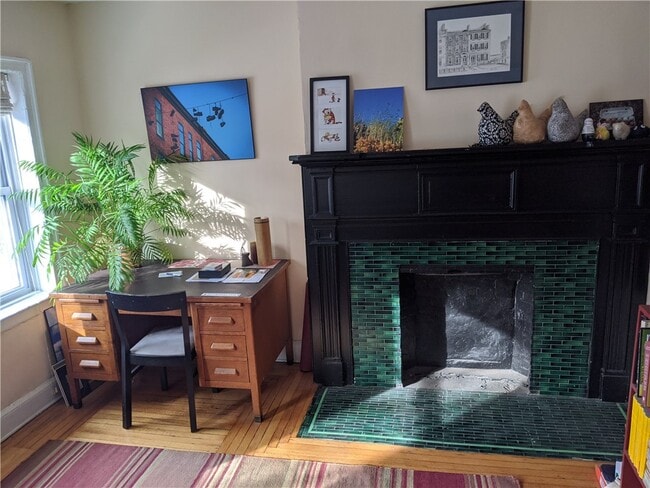 Building Photo - 399 S Main St