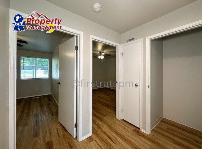 Building Photo - 4876 W Blodgett Ln