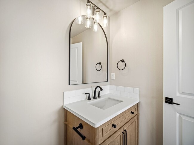 Building Photo - Charming North Spokane Home in a Quiet Neighborhood ? Limited-Time Move-In Special: Half Off Your...