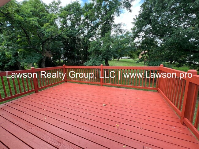 Building Photo - Five Bedroom, Updated Split Level in South...