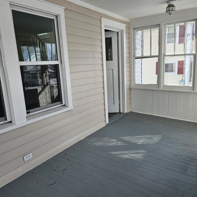 Building Photo - 35 Buffalo St