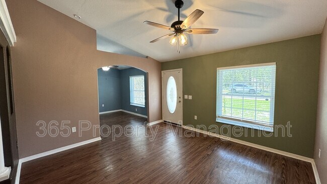 Building Photo - 10 Bellis Ct