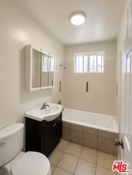 Building Photo - 1512 W 103rd St