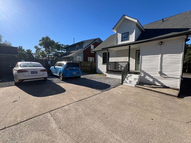 Building Photo - 425 Gibson Ave