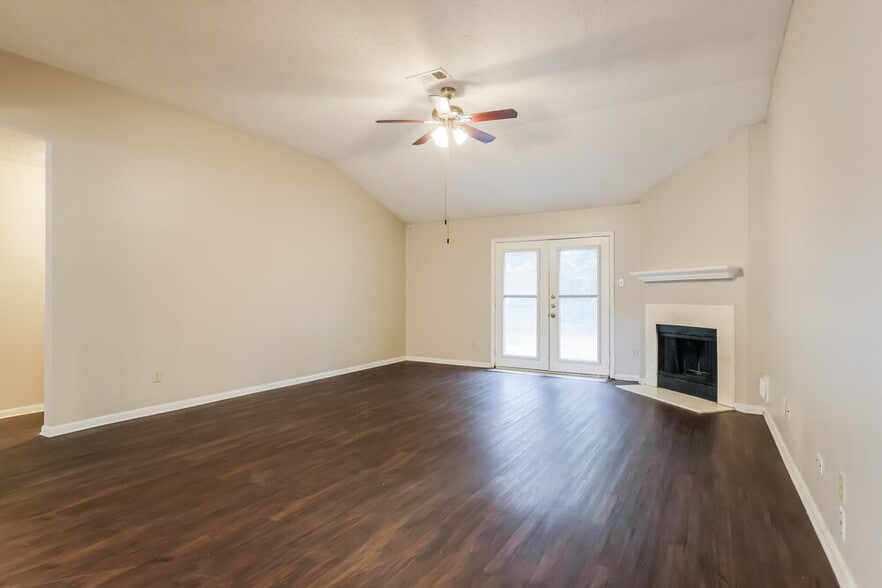Building Photo - 28807 Binefield St
