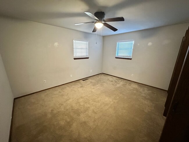 Building Photo - 4bed/3bath Home Available for Rent in Central Norman!!