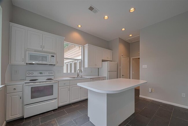 Building Photo - 11914 Ashmead Dr