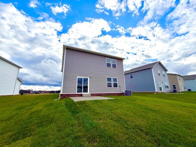 Building Photo - 913 Moray Ln