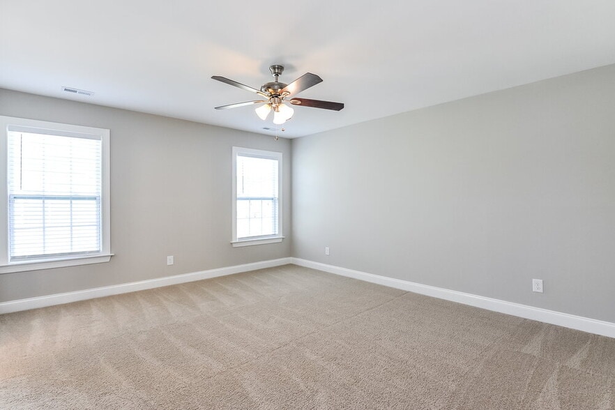 Building Photo - 44 Jonalker Ct