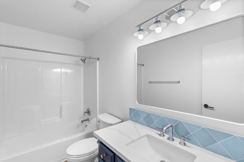 Building Photo - 440 Solar Way