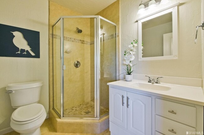 Building Photo - 542 Brewster Ave