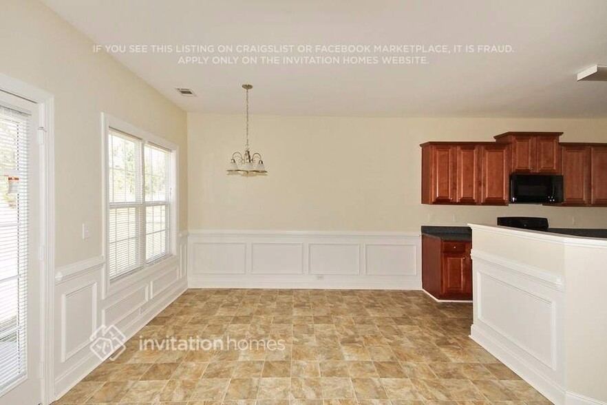 Building Photo - 5342 Catrina Way