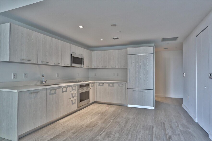 Building Photo - 55 SW 9th St