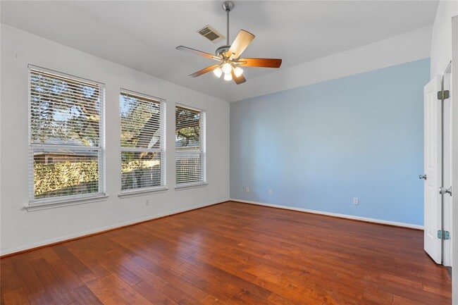 Building Photo - 5124 Scottish Thistle Dr