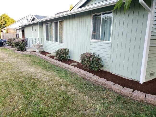 Building Photo - 808 East Guiberson Street