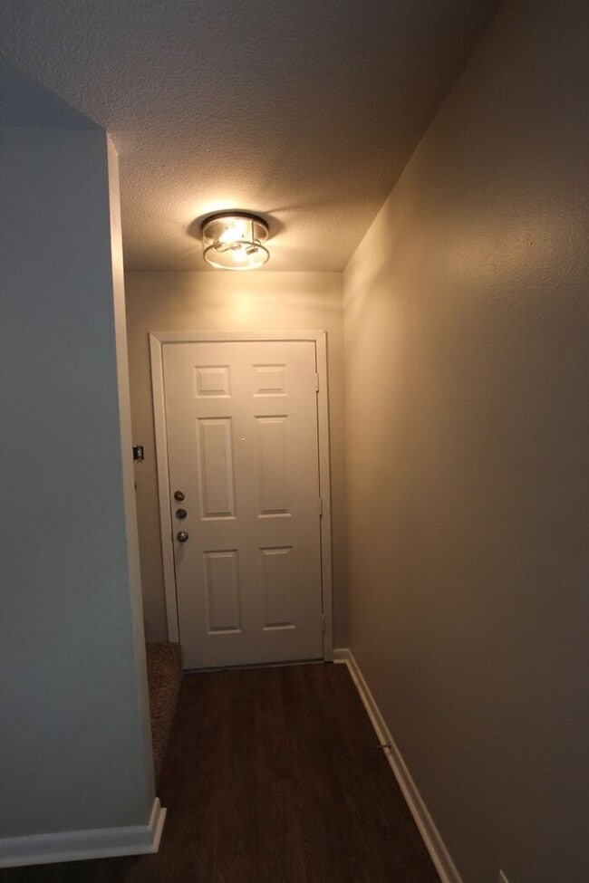 Building Photo - Available Now! Recently remodeled 3/2 in T...