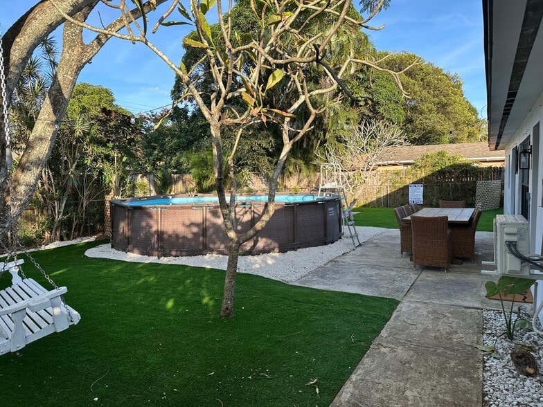 Building Photo - 5131 SW 6th St