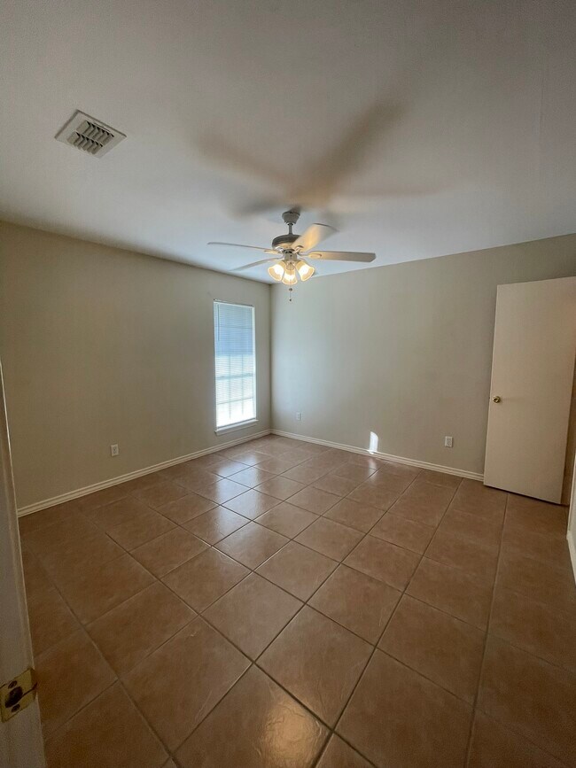 Building Photo - 15413 Palmira Ave