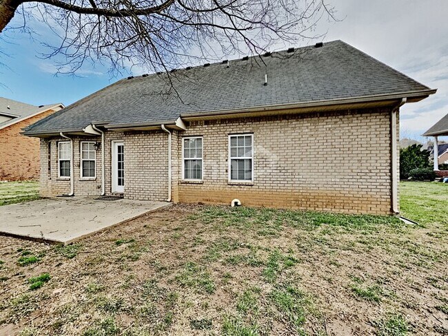 Building Photo - 5125 Macarthur Ave