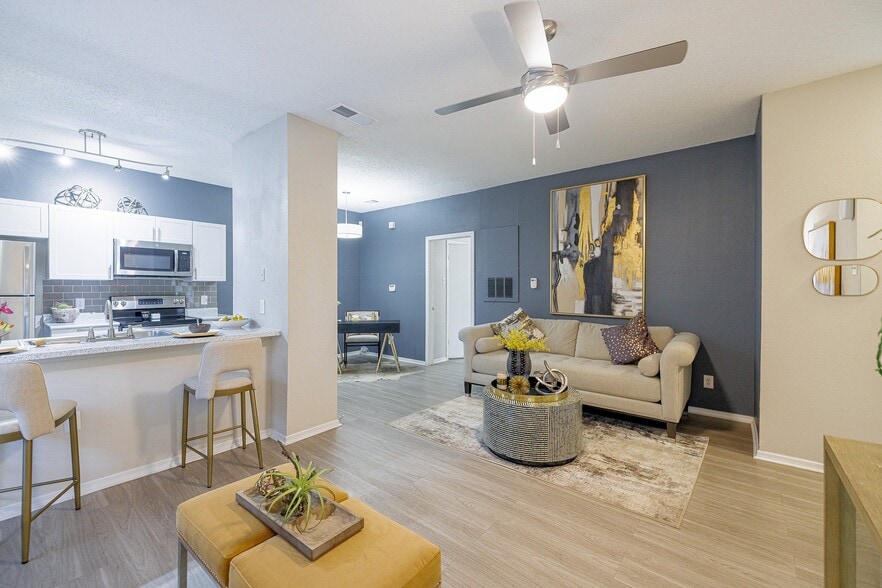 NorthDallas_A8_1025_002 - The Residence at North Dallas