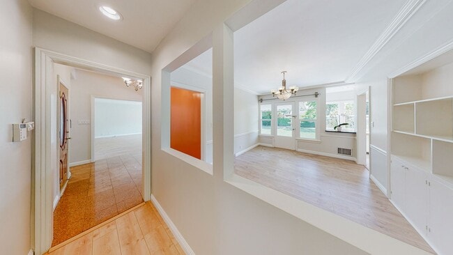 Building Photo - *** Gorgeous 4 bed 3 bath Single Family Ho...