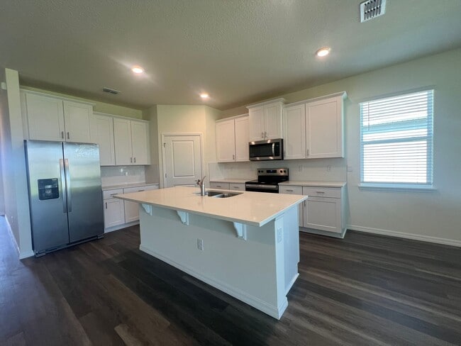Building Photo - BEAUTIFUL New Build!! 4 bed/2bath House in...