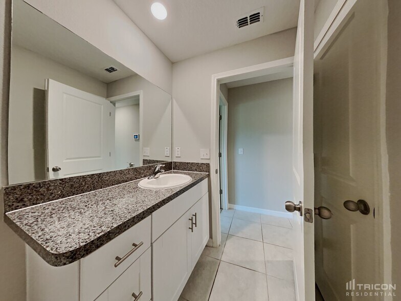 Building Photo - 4128 Salt Springs Ln