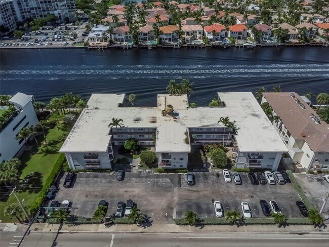 Building Photo - 2600 S Ocean Dr