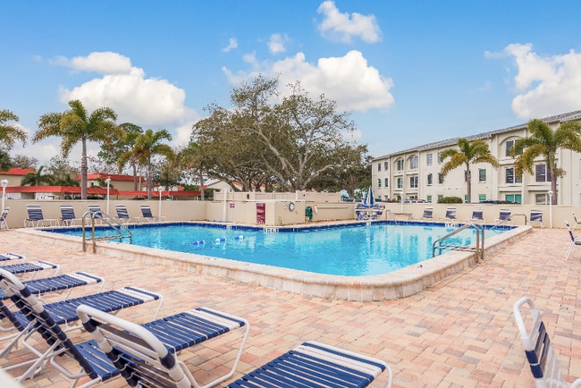 Building Photo - 2700 Bayshore Blvd