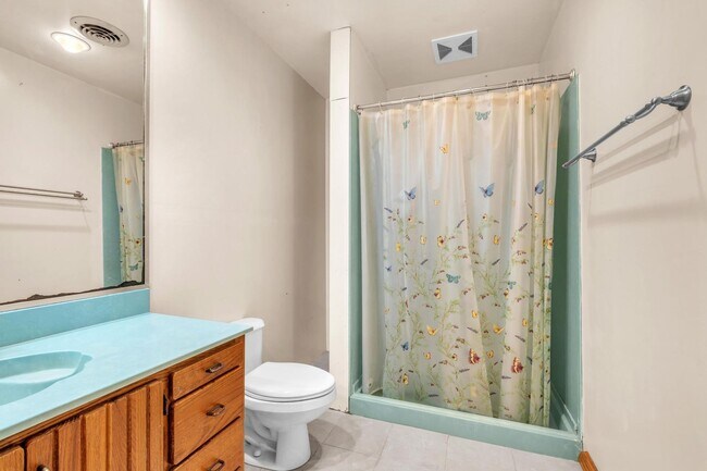 Building Photo - Charming 3 Bedroom w/ Large Garage & Attached Workshop!!