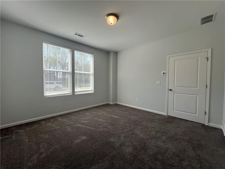 Building Photo - 2520 Whistler Wy NE