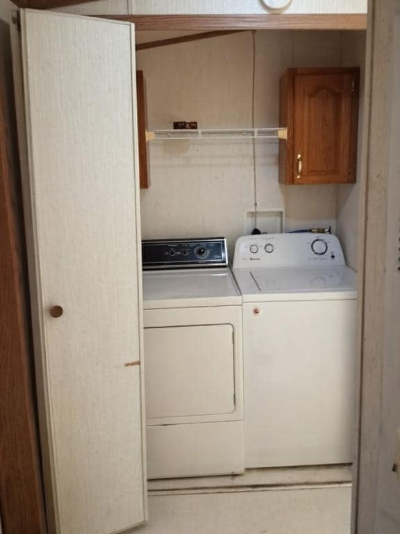 Building Photo - 611 W Matthews St