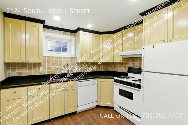 Building Photo - 2124 S Lowell St