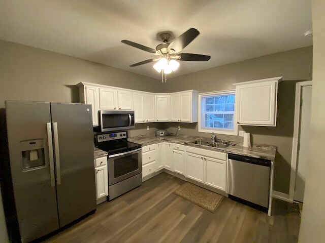 Kitchen - 624 E Maryland St