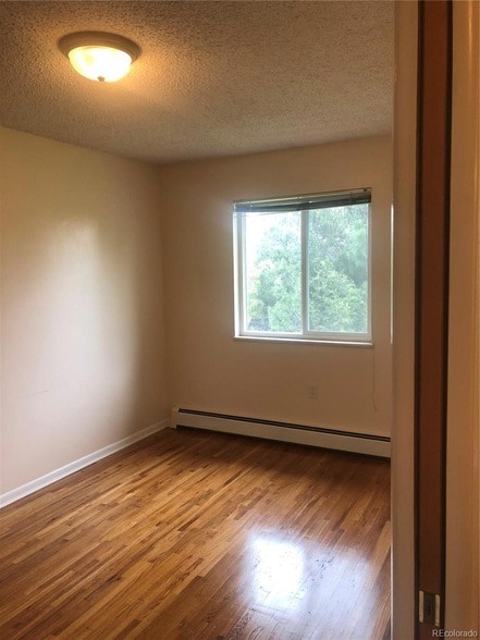 Building Photo - 10989 Roseanna Dr