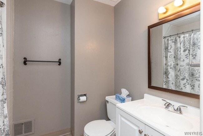 Building Photo - 493 Delaware Ave