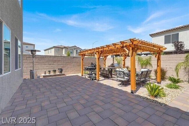 Building Photo - 4630 Summer Azure St