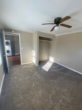 Building Photo - Hempstead