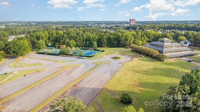 Building Photo - 2523 Grantham Place Dr