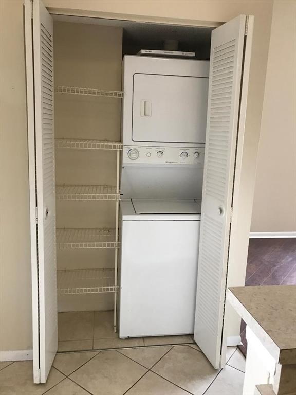 Building Photo - 2445 SW 18th Ter